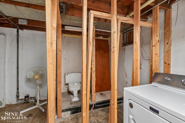 21025 Sunset Avenue, Warren, MI 48091
