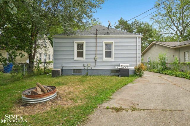 21025 Sunset Avenue, Warren, MI 48091