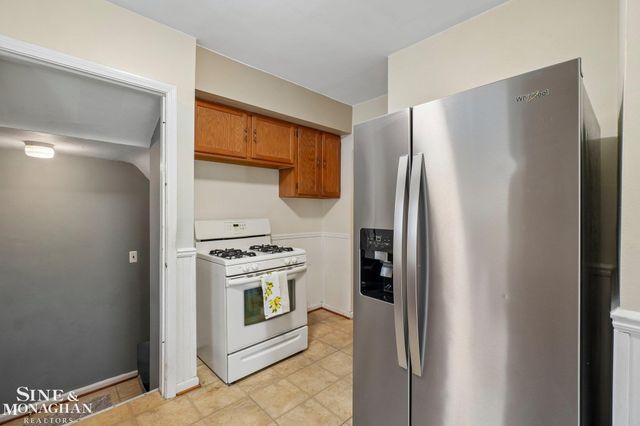 21025 Sunset Avenue, Warren, MI 48091