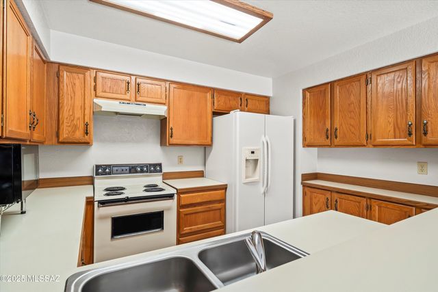 5557 N Sapphire Drive, Tucson, AZ 85750