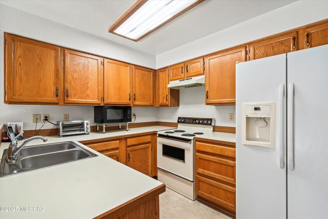 5557 N Sapphire Drive, Tucson, AZ 85750