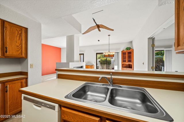 5557 N Sapphire Drive, Tucson, AZ 85750