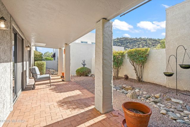 5557 N Sapphire Drive, Tucson, AZ 85750