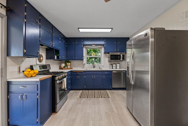 2617 N Erie, Wichita, KS 67205