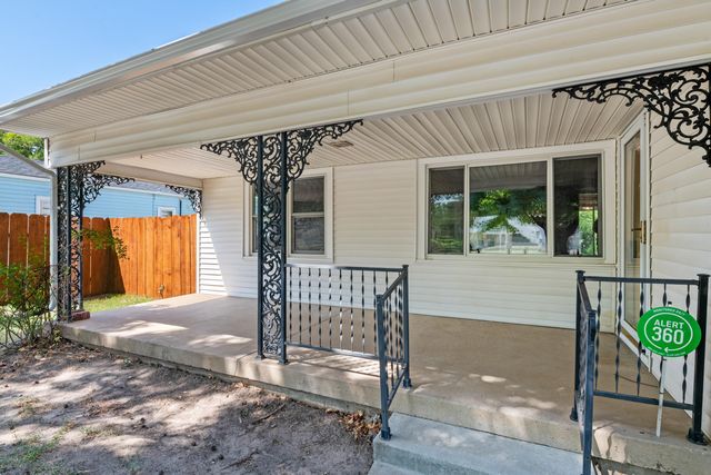 2617 N Erie, Wichita, KS 67205