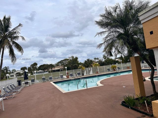 2405 NW 33rd St 1202, Oakland Park, FL 33309