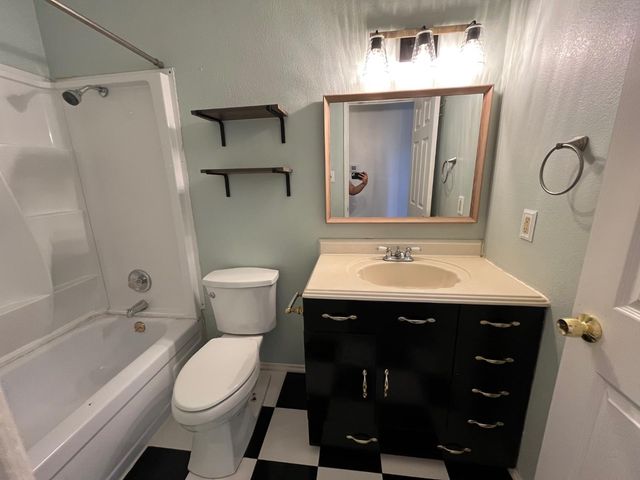10429 White Rock Rd, Rancho Cordova, CA 95670