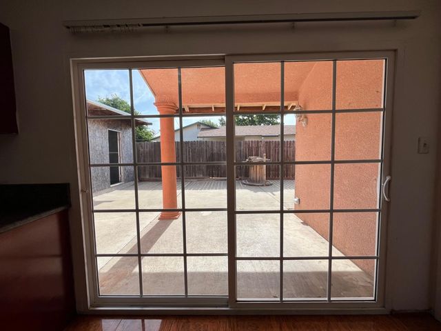 10429 White Rock Rd, Rancho Cordova, CA 95670