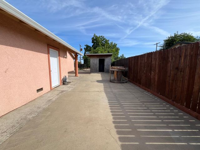 10429 White Rock Rd, Rancho Cordova, CA 95670