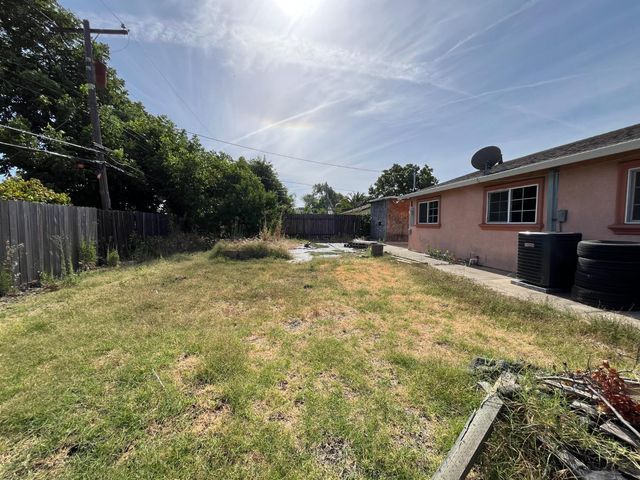 10429 White Rock Rd, Rancho Cordova, CA 95670