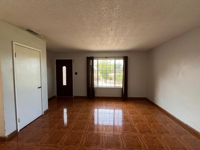 10429 White Rock Rd, Rancho Cordova, CA 95670