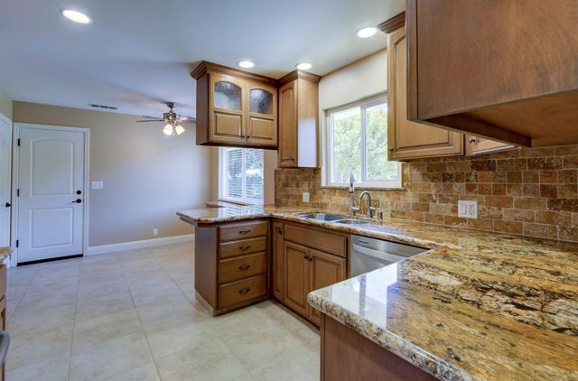 1770 W Celeste Avenue, Fresno, CA 93711