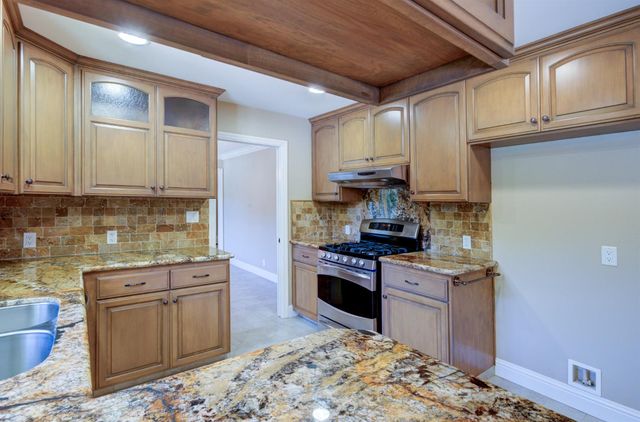 1770 W Celeste Avenue, Fresno, CA 93711