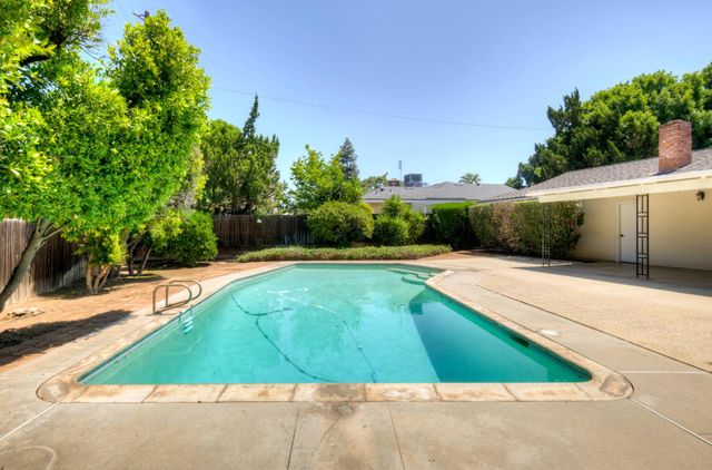 1770 W Celeste Avenue, Fresno, CA 93711