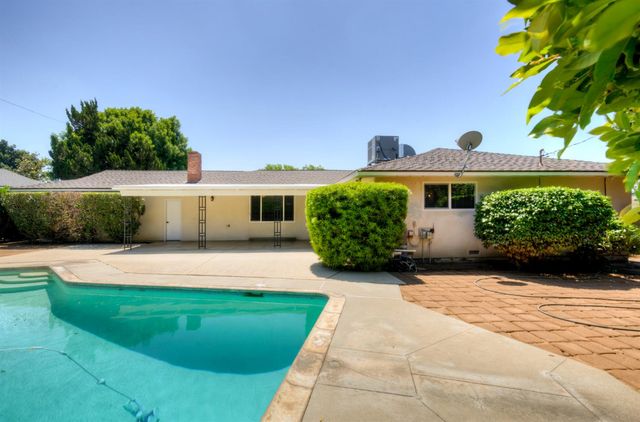 1770 W Celeste Avenue, Fresno, CA 93711