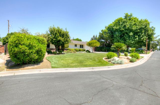 1770 W Celeste Avenue, Fresno, CA 93711