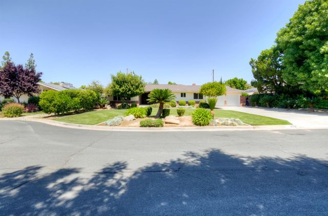 1770 W Celeste Avenue, Fresno, CA 93711