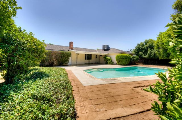 1770 W Celeste Avenue, Fresno, CA 93711