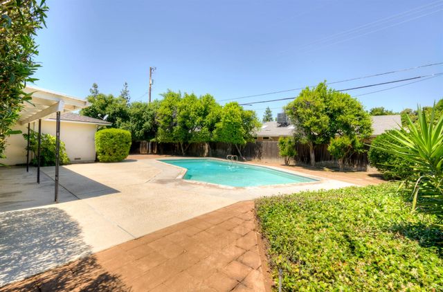 1770 W Celeste Avenue, Fresno, CA 93711