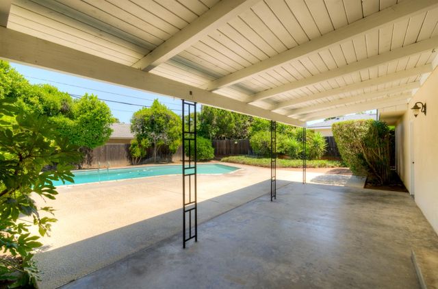 1770 W Celeste Avenue, Fresno, CA 93711