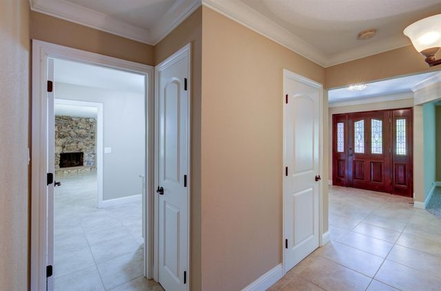 1770 W Celeste Avenue, Fresno, CA 93711