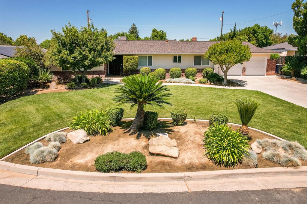 1770 W Celeste Avenue, Fresno, CA 93711