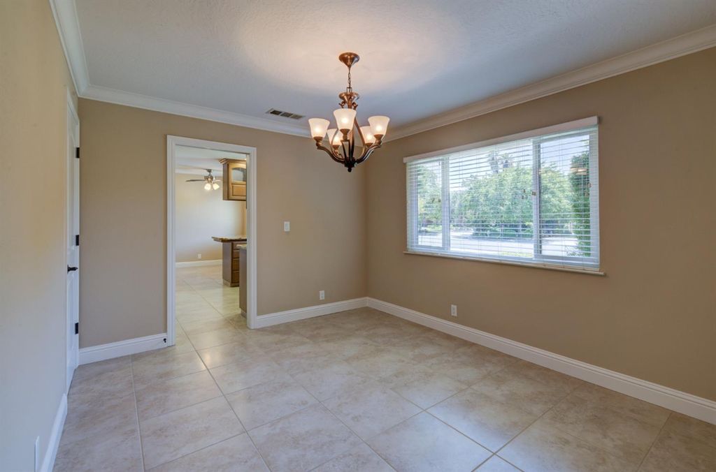 Image 18 of property listing at 1770 W Celeste Avenue, Fresno, CA 93711