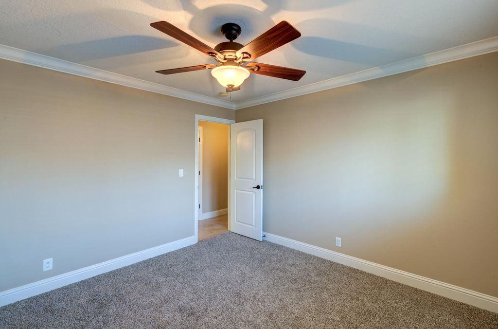 Image 36 of property listing at 1770 W Celeste Avenue, Fresno, CA 93711