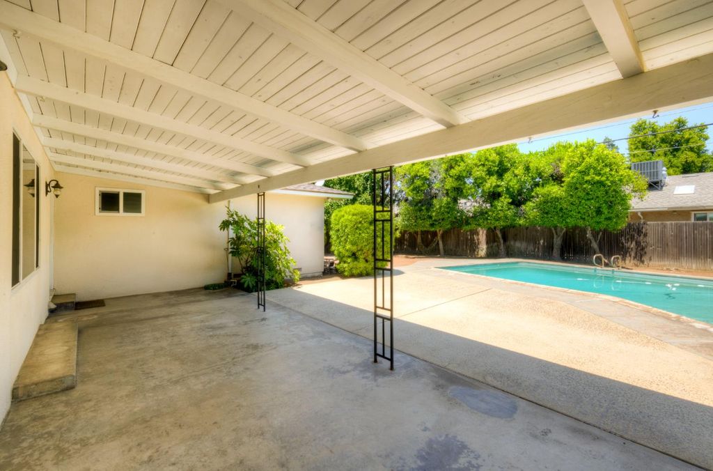 Image 37 of property listing at 1770 W Celeste Avenue, Fresno, CA 93711