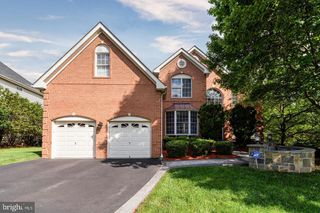 13249 MIDDLETON FARM LN, Herndon, VA 20171