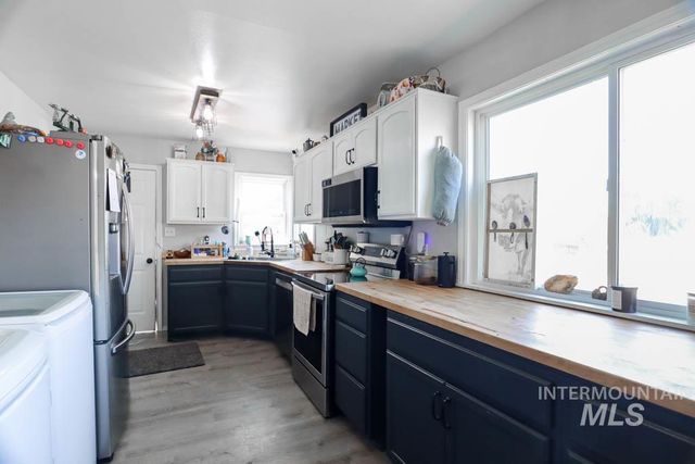 140 N Iowa Ave, Payette, ID 83661