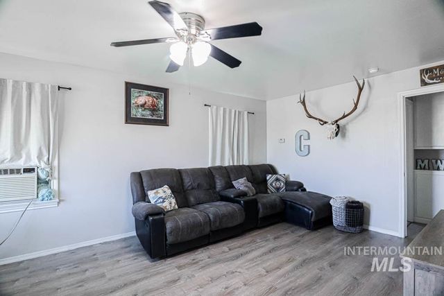 140 N Iowa Ave, Payette, ID 83661
