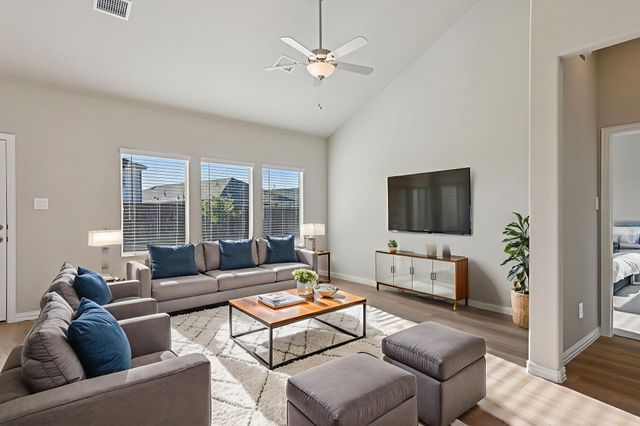 2224 Mustang Way, Seagoville, TX 75159