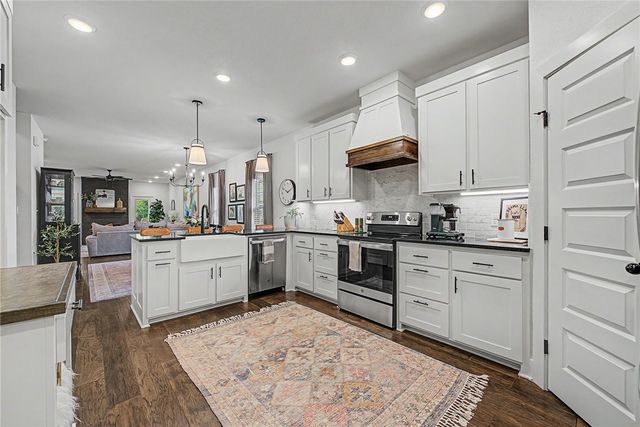 134 N Hawkstone Drive, Fayetteville, AR 72704
