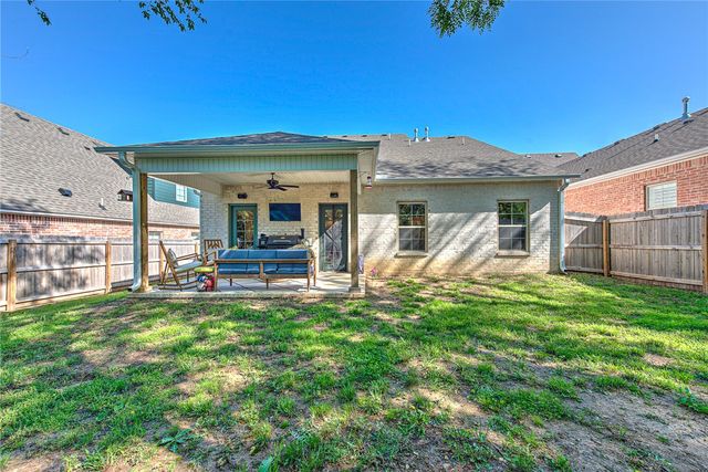 134 N Hawkstone Drive, Fayetteville, AR 72704