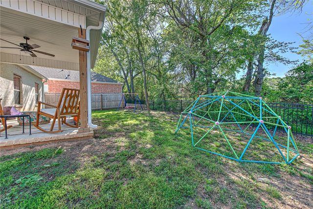 134 N Hawkstone Drive, Fayetteville, AR 72704