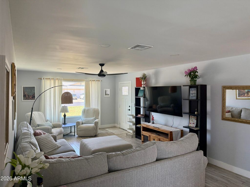 326 E PEBBLE BEACH Drive, Tempe, AZ 85282 — photo 3
