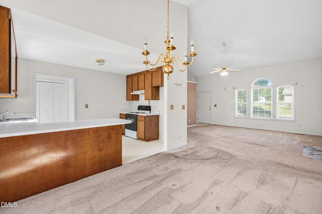105 Mckenzie Circle, Clayton, NC 27520