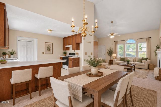 105 Mckenzie Circle, Clayton, NC 27520