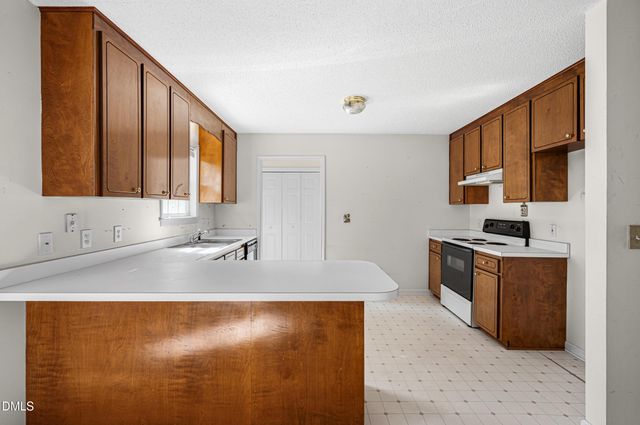 105 Mckenzie Circle, Clayton, NC 27520