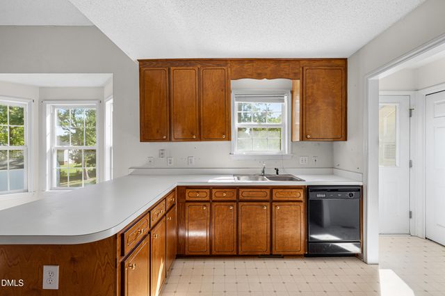 105 Mckenzie Circle, Clayton, NC 27520