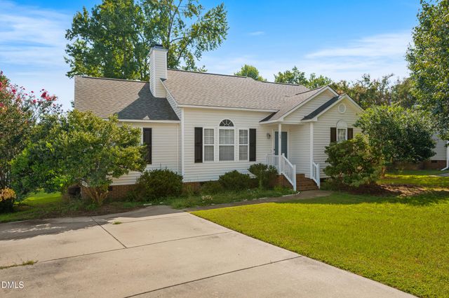 105 Mckenzie Circle, Clayton, NC 27520