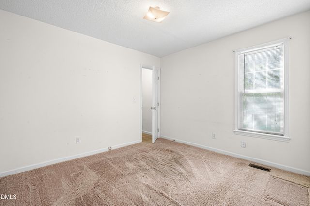 105 Mckenzie Circle, Clayton, NC 27520