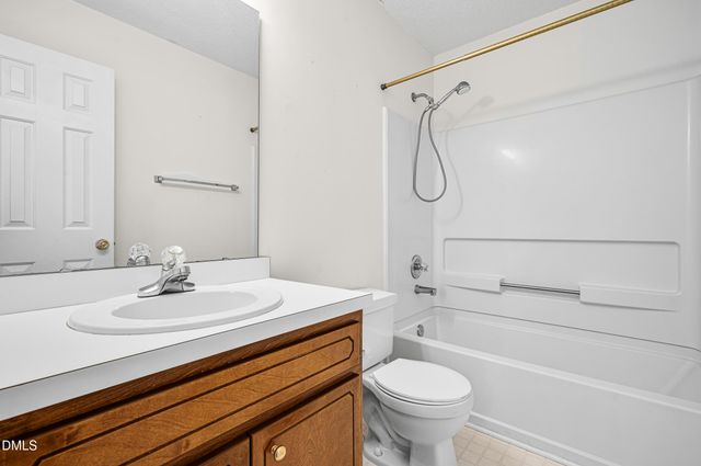 105 Mckenzie Circle, Clayton, NC 27520