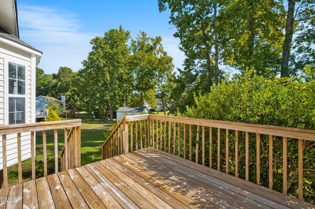 105 Mckenzie Circle, Clayton, NC 27520