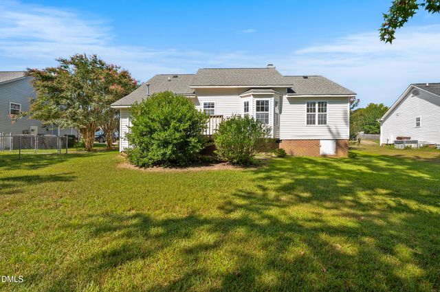 105 Mckenzie Circle, Clayton, NC 27520