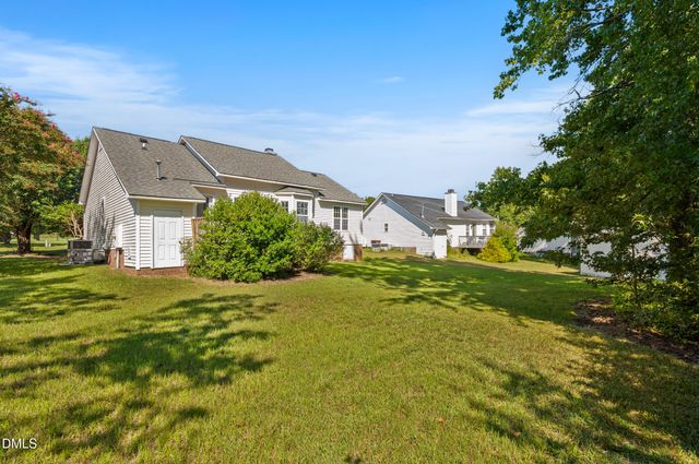 105 Mckenzie Circle, Clayton, NC 27520