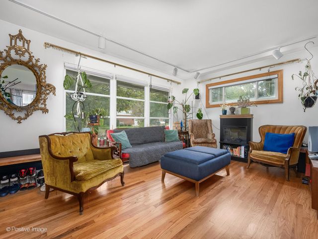 18646 Palmer Circle, Homewood, IL 60430