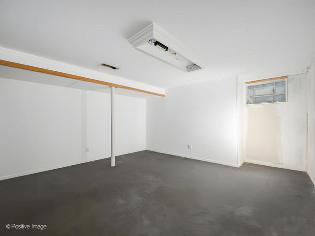 18646 Palmer Circle, Homewood, IL 60430