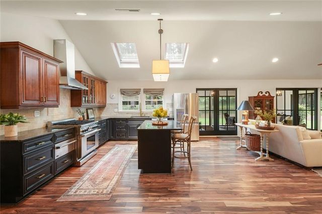 5680 Lake Forrest Drive NW, Sandy Springs, GA 30342